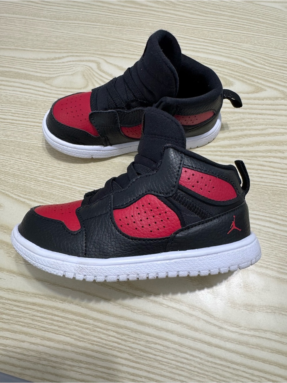 Air Jordan Kids'  Basketball Sneakers 9C